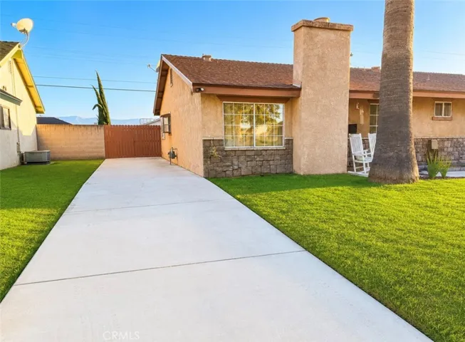 342 E Gilmore Drive, Corona, California 92879