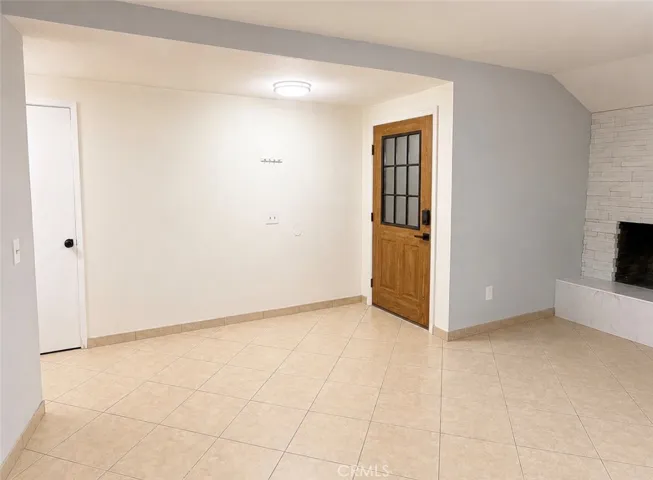 342 E Gilmore Drive, Corona, California 92879
