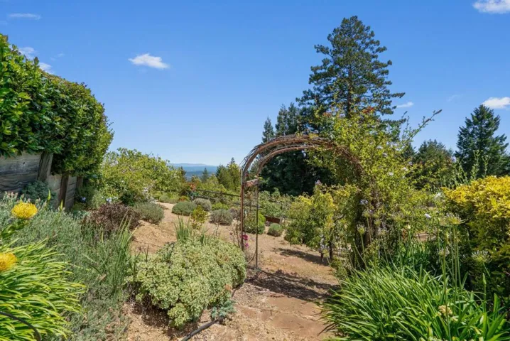 200 Mcamant Drive, Santa Cruz, California 95060