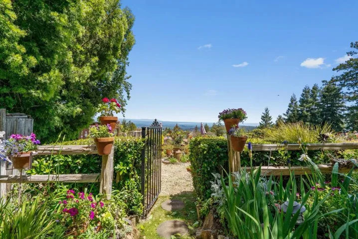 200 Mcamant Drive, Santa Cruz, California 95060