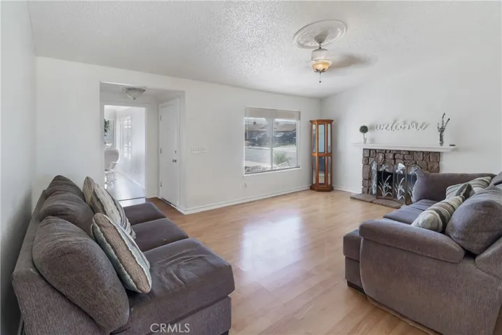 Living Room/ Entry