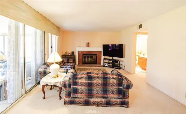 5044 Allington, Lakewood, California 90712