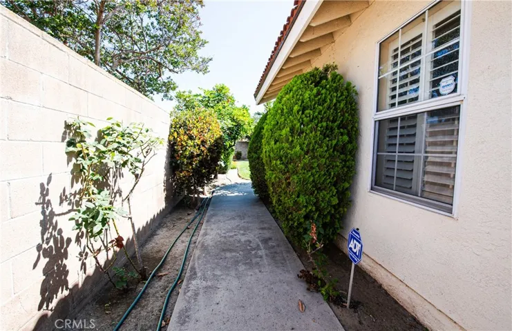 5044 Allington, Lakewood, California 90712