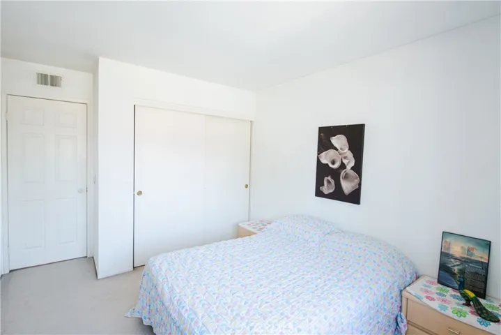 5044 Allington, Lakewood, California 90712