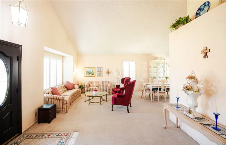 5044 Allington, Lakewood, California 90712