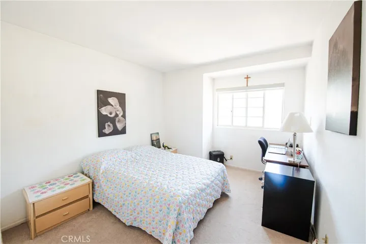 5044 Allington, Lakewood, California 90712