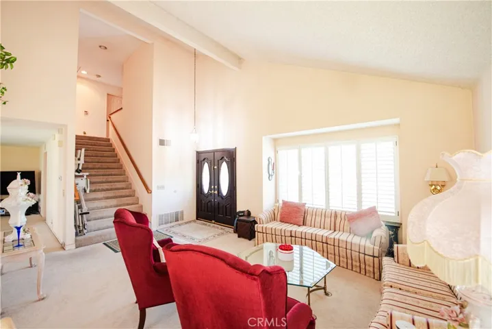 5044 Allington, Lakewood, California 90712