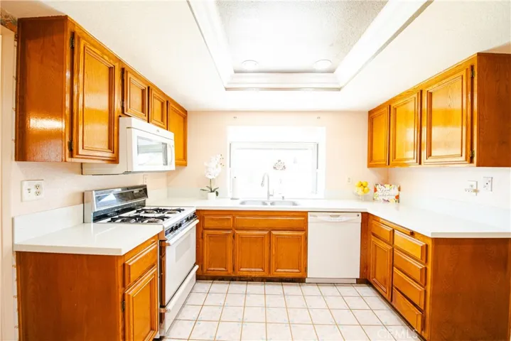 5044 Allington, Lakewood, California 90712