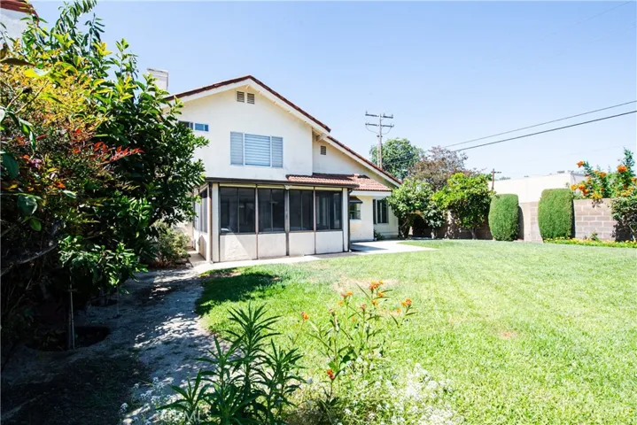 5044 Allington, Lakewood, California 90712
