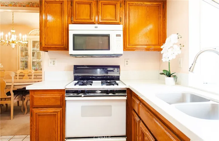 5044 Allington, Lakewood, California 90712