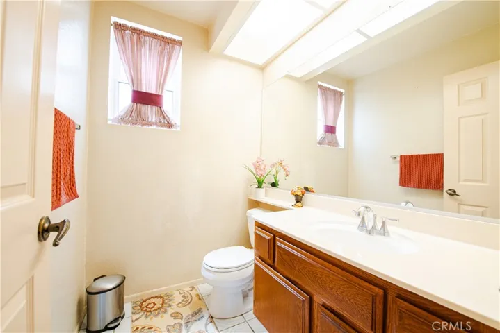 5044 Allington, Lakewood, California 90712