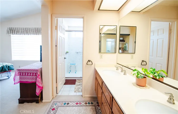 5044 Allington, Lakewood, California 90712