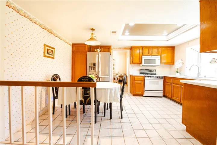 5044 Allington, Lakewood, California 90712
