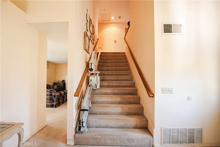 5044 Allington, Lakewood, California 90712