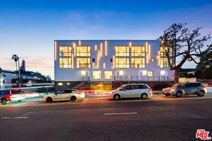 307 N Wilton Place 101, Los Angeles, California 90004