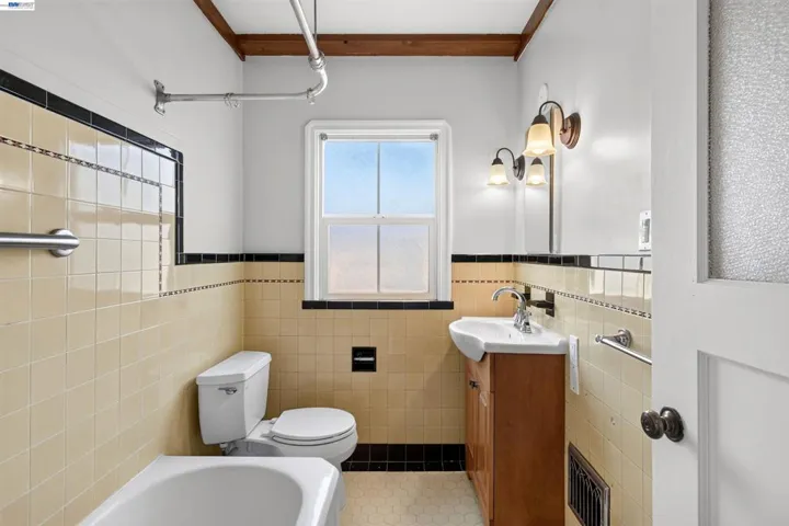 2926 2928 Fernside Blvd, Alameda, California 94501