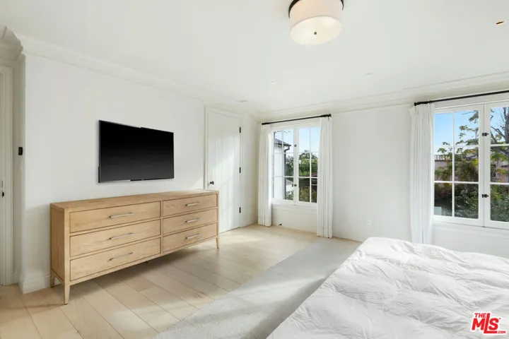 9565 Charleville Boulevard, Beverly Hills, California 90212