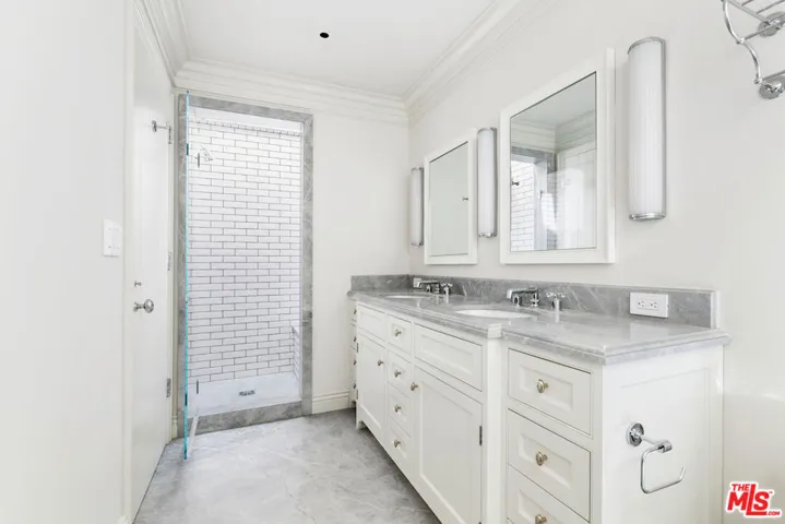 9565 Charleville Boulevard, Beverly Hills, California 90212
