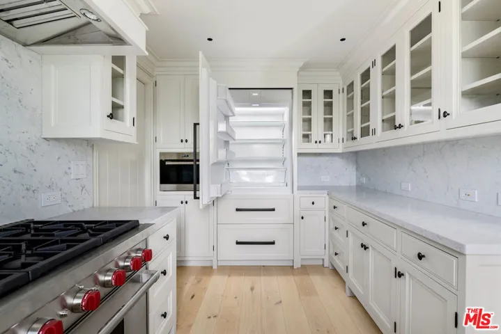 9565 Charleville Boulevard, Beverly Hills, California 90212