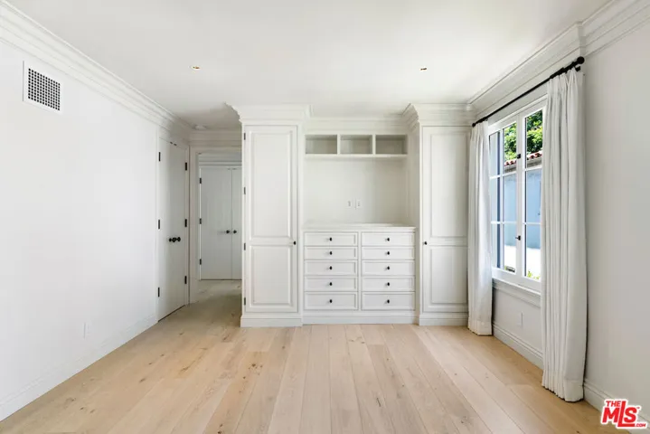 9565 Charleville Boulevard, Beverly Hills, California 90212