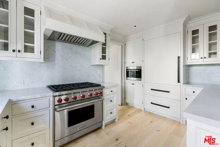 9565 Charleville Boulevard, Beverly Hills, California 90212