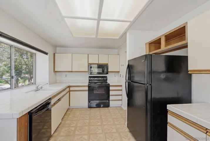 29402 Circle R Greens Dr, Escondido, California 92026