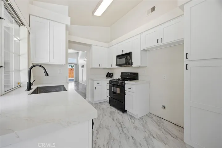 15516 Carrera, Fontana, California 92337