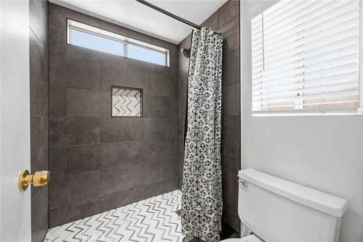 15516 Carrera, Fontana, California 92337