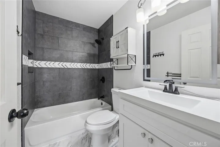 15516 Carrera, Fontana, California 92337