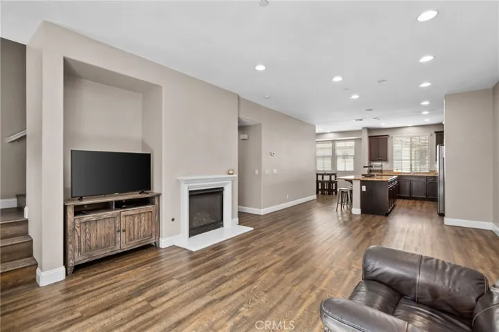 6256 Camposa Lane, Eastvale, California 91752