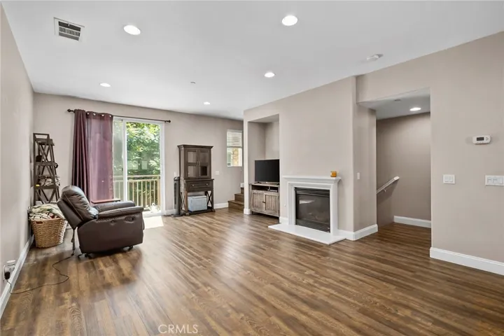 6256 Camposa Lane, Eastvale, California 91752