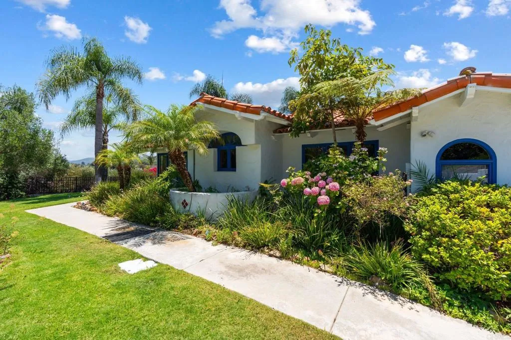 7101 Circa De Media, Escondido, California 92029 — photo 4