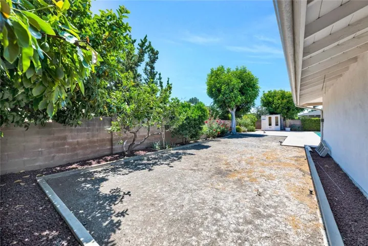 19002 Chadbourne Lane, North Tustin, California 92705