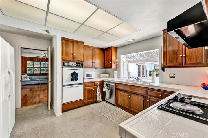 19002 Chadbourne Lane, North Tustin, California 92705