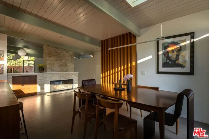 2035 Skyview Drive, Altadena, California 91001