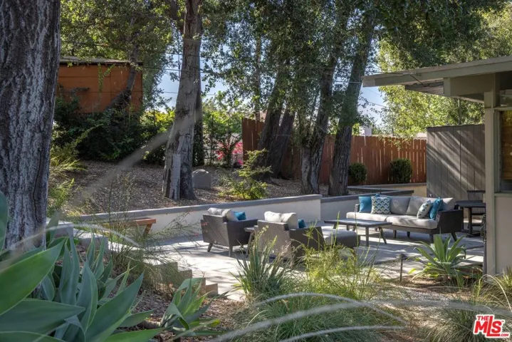 2035 Skyview Drive, Altadena, California 91001