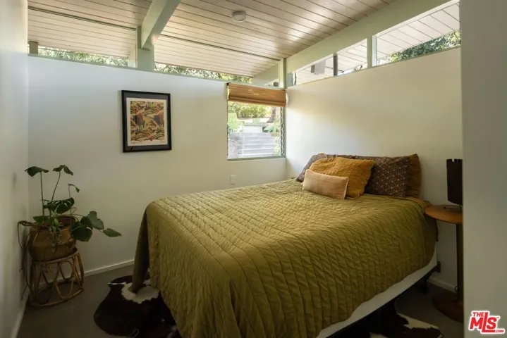 2035 Skyview Drive, Altadena, California 91001