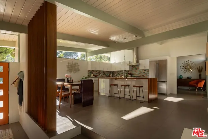 2035 Skyview Drive, Altadena, California 91001