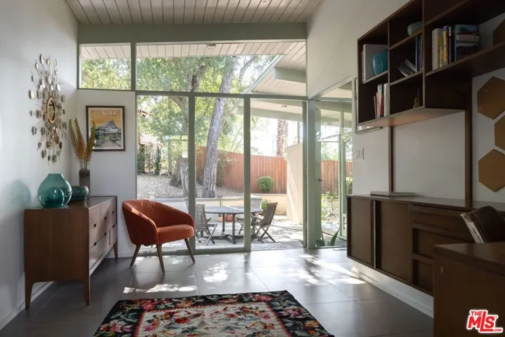 2035 Skyview Drive, Altadena, California 91001