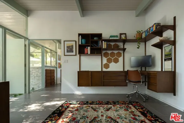 2035 Skyview Drive, Altadena, California 91001