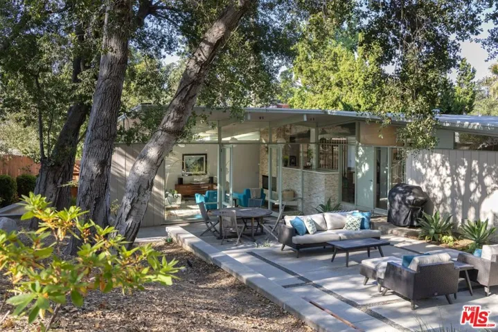 2035 Skyview Drive, Altadena, California 91001