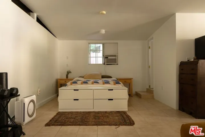 2035 Skyview Drive, Altadena, California 91001