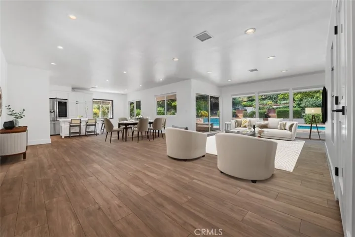 3813 Eddingham, Calabasas, California 91302