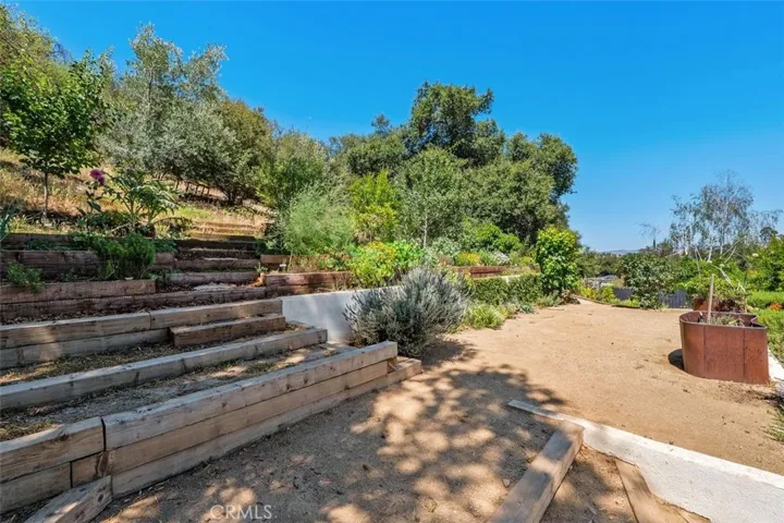 3813 Eddingham, Calabasas, California 91302