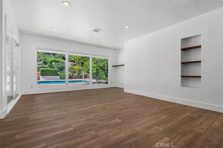 3813 Eddingham, Calabasas, California 91302