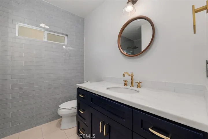 3813 Eddingham, Calabasas, California 91302