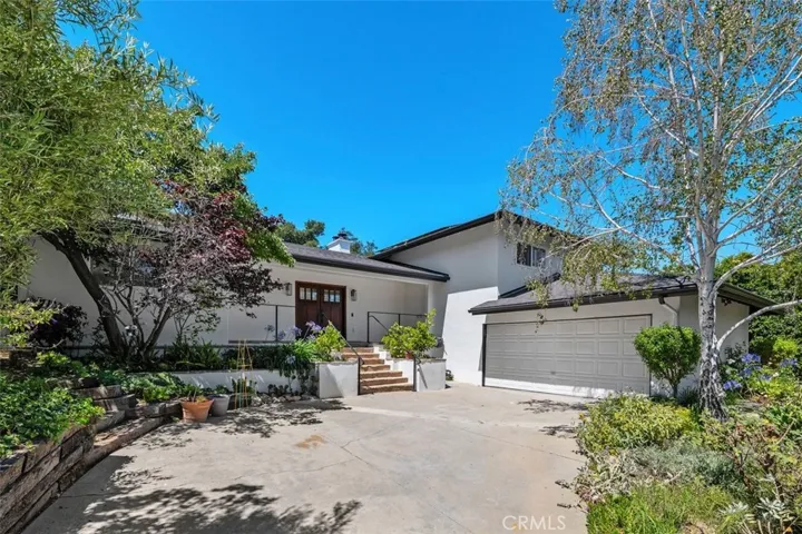 3813 Eddingham, Calabasas, California 91302