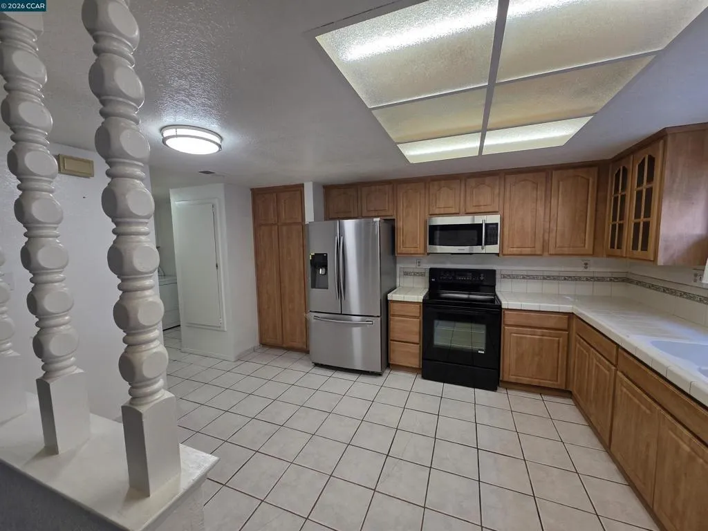 2581 El Portal Dr C, San Pablo, California 94806 — photo 4
