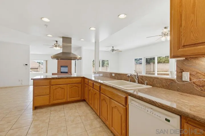 , El Cajon, California 92021