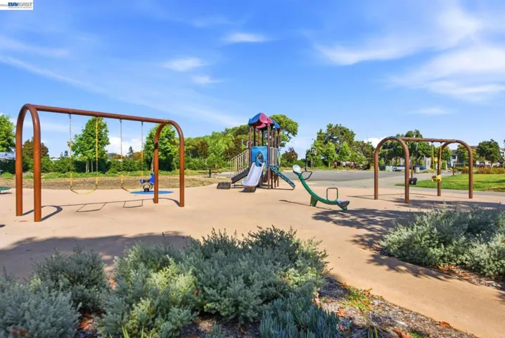 2245 Pipit Ct, San Leandro, California 94579